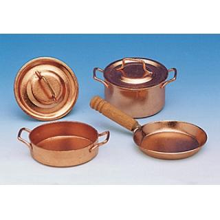 Pots and pans with lids